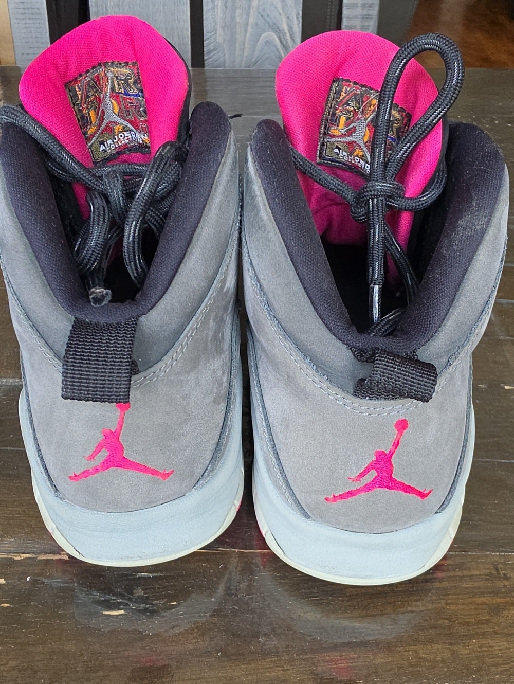 (6Y) Jordan Kids Gray Sneakers with Pink Accents Basketball Athletic Collectors